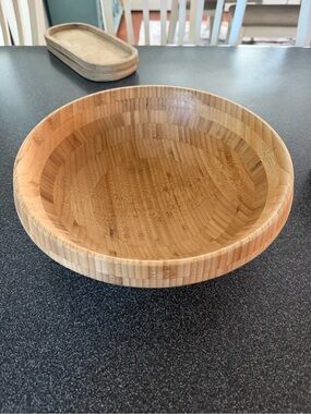 Natural Bamboo Serving Bowl - Eco-Friendly Tan Wood